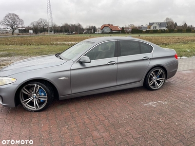 BMW Seria 5 528i Touring Sport-Aut