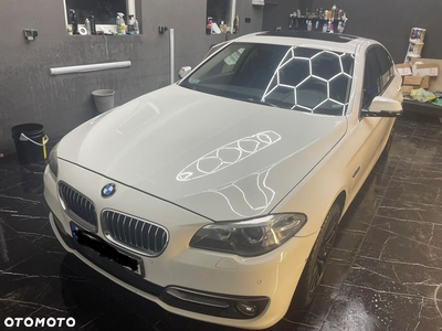 BMW Seria 5 528i xDrive Luxury Line