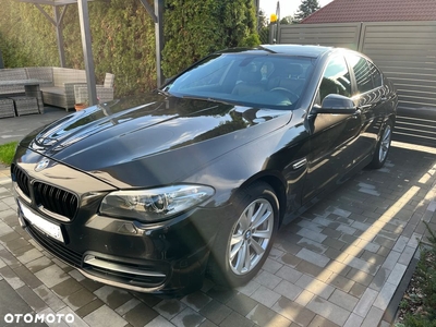 BMW Seria 5 528i xDrive Luxury Line