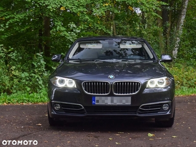 BMW Seria 5 535i xDrive Luxury Line