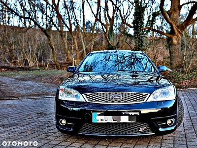 Ford Mondeo V6 ST 220