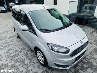 Ford Tourneo Courier 1.0 EcoBoost Titanium