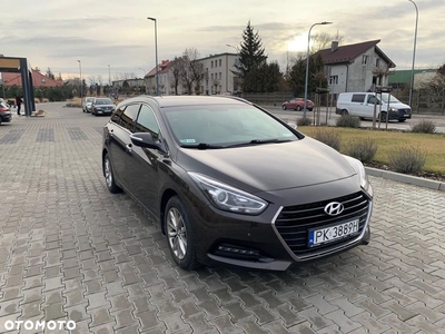 Hyundai i40 Kombi blue 1.7 CRDi Family