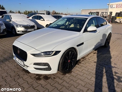 Jaguar XE 2.0 D180 HSE