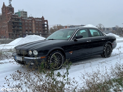 Jaguar XJR