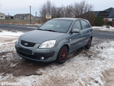 Kia Rio 1.6 EX Top