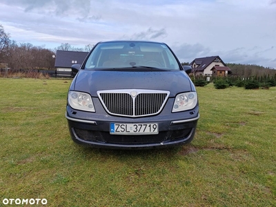 Lancia Phedra 2.2JTD 16V Emblema