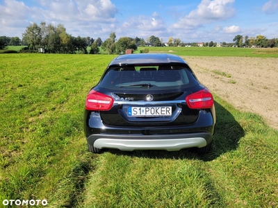 Mercedes-Benz GLA 200