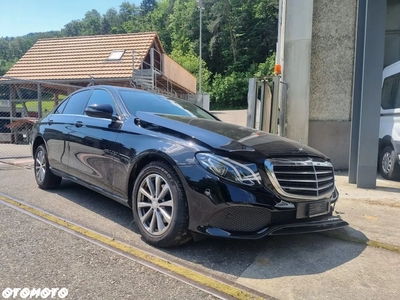 Mercedes-Benz Klasa E 220 d 4Matic T 9G-TRONIC