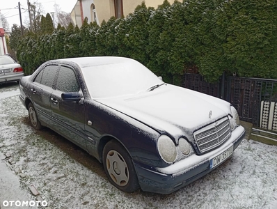 Mercedes-Benz Klasa E 220 D Classic
