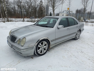 Mercedes-Benz Klasa E 240 Elegance