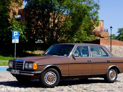 Mercedes-Benz W123