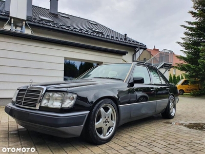 Mercedes-Benz W124 (1984-1993)