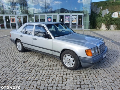 Mercedes-Benz W124 (1984-1993)