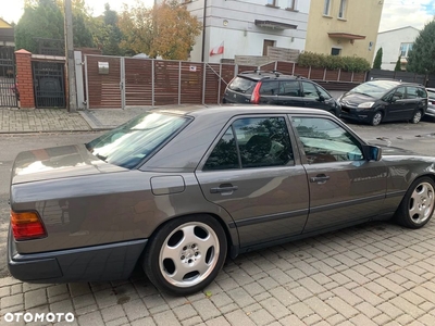 Mercedes-Benz W124 (1984-1993)