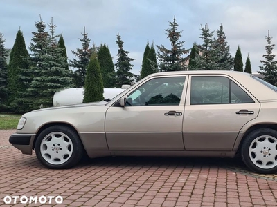 Mercedes-Benz W124 (1984-1993)