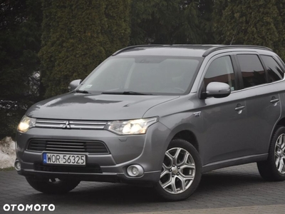 Mitsubishi Outlander PHEV Instyle NAVI +