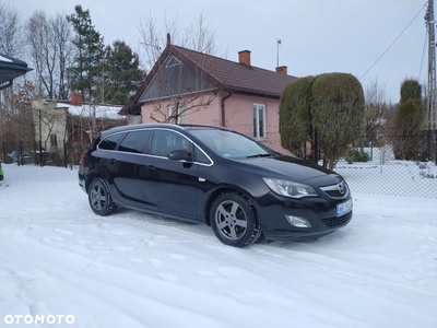 Opel Astra 1.6 Turbo Cosmo