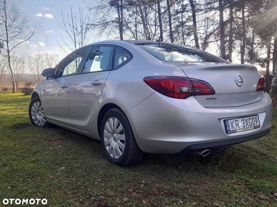 Opel Astra IV 1.4 T Active