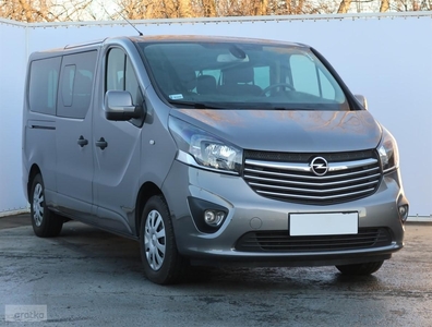 Opel Vivaro , L2H1, VAT 23%, 9 Miejsc