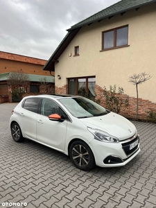 Peugeot 208 Blue-HDi 120 Stop&Start Allure