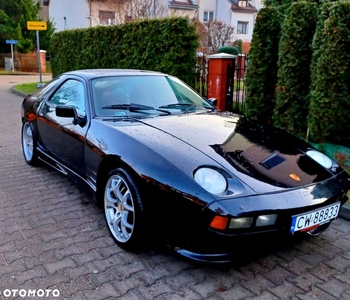 Porsche 928