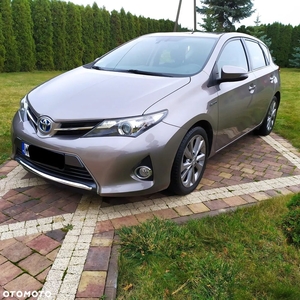 Toyota Auris 1.8 Hybrid Travel