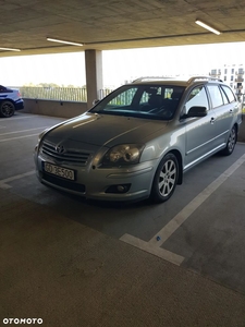 Toyota Avensis 2.0 VVT-i Combi Executive