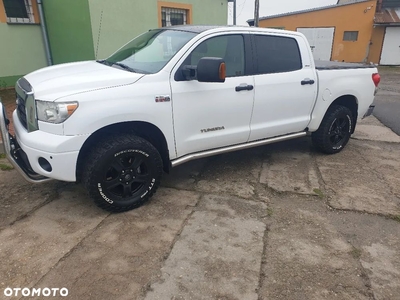 Toyota Tundra 5.7 4x4 Double Cab SR5