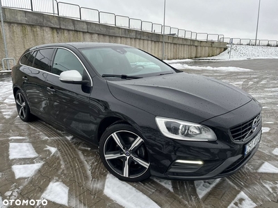 Volvo V60 D4 R-Design