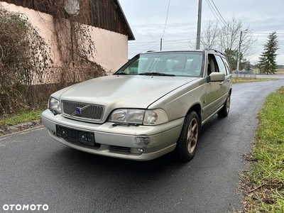 Volvo V70 2.4