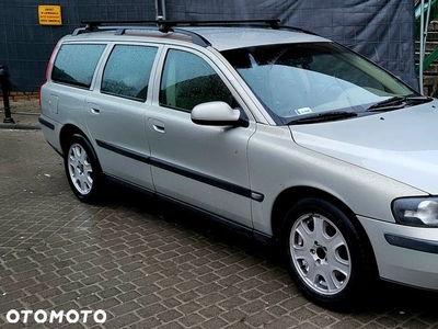 Volvo V70 2.4