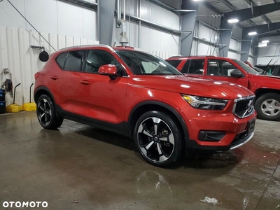 Volvo XC 40 T5 AWD Momentum