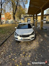 Opel Astra 2018 diesel mały przebieg bogate wyposażenie