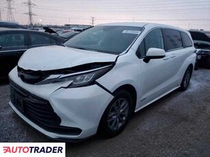 Toyota Sienna 2.0 hybrydowy 2021r. (ELGIN)