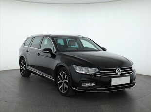 Volkswagen Passat 2019 2.0 TDI 157604km Kombi