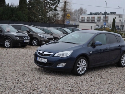 Opel Astra J Hatchback 5d 1.4 Twinport ECOTEC 100KM 2011