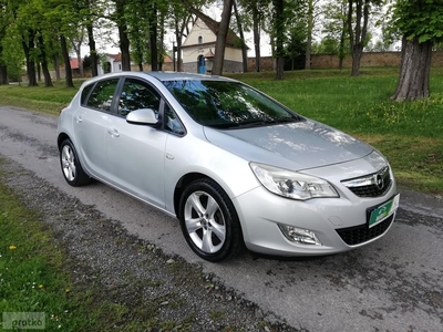 Opel Astra J 1.4 16V Essentia