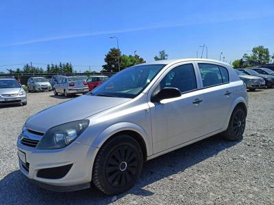 Opel Astra H Sedan 1.7 CDTI 110KM 2011