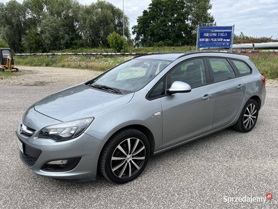 Opel Astra 1.4 BENZYNA Klimatronik Tempomat HAK Podgrzewane Fotele i Szyba