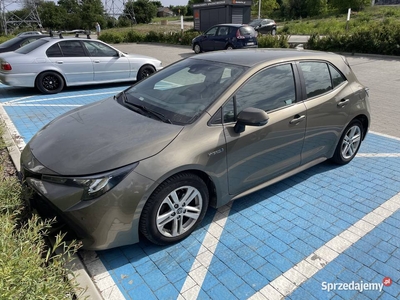 Sprzedam Toyota Corolla 1.8 hybryda mr 19, faktura VAT