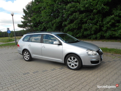 Sprzedam Volkswagena Golfa w dobrym stanie