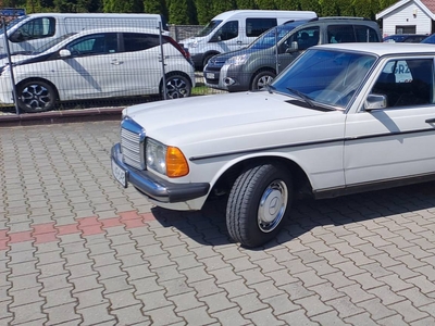 Mercedes-Benz W123