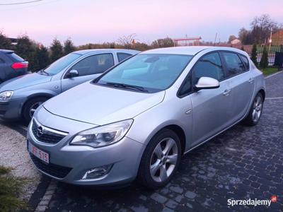 Opel Astra J 2010rok benzyna gaz super stan