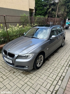 BMW Seria 3 318i Touring