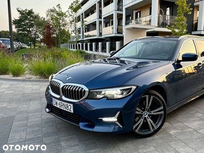 BMW Seria 3 320d xDrive Luxury Line sport