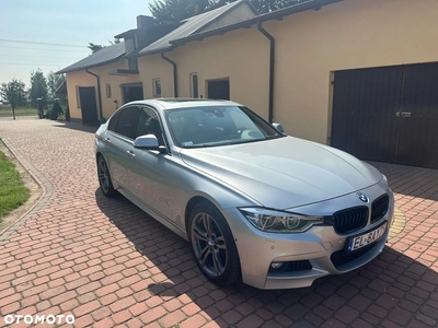 BMW Seria 3 328i xDrive Sport-Aut Sport Line