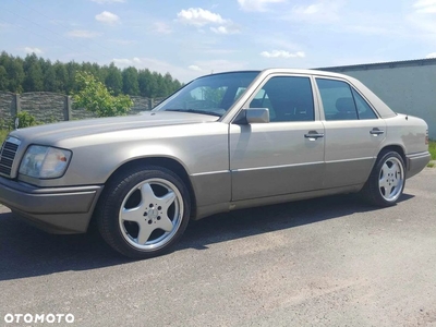 Mercedes-Benz W124 (1984-1993)