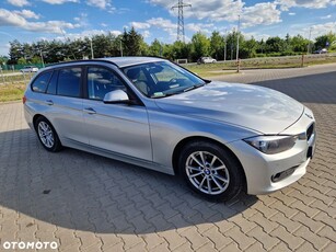 BMW Seria 3 318d Touring Luxury Line