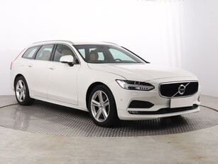 Volvo V90 2020 D4 AWD 149889km Kombi